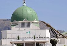 Security Forces Stop Protesters at Entrance of National Assembly
